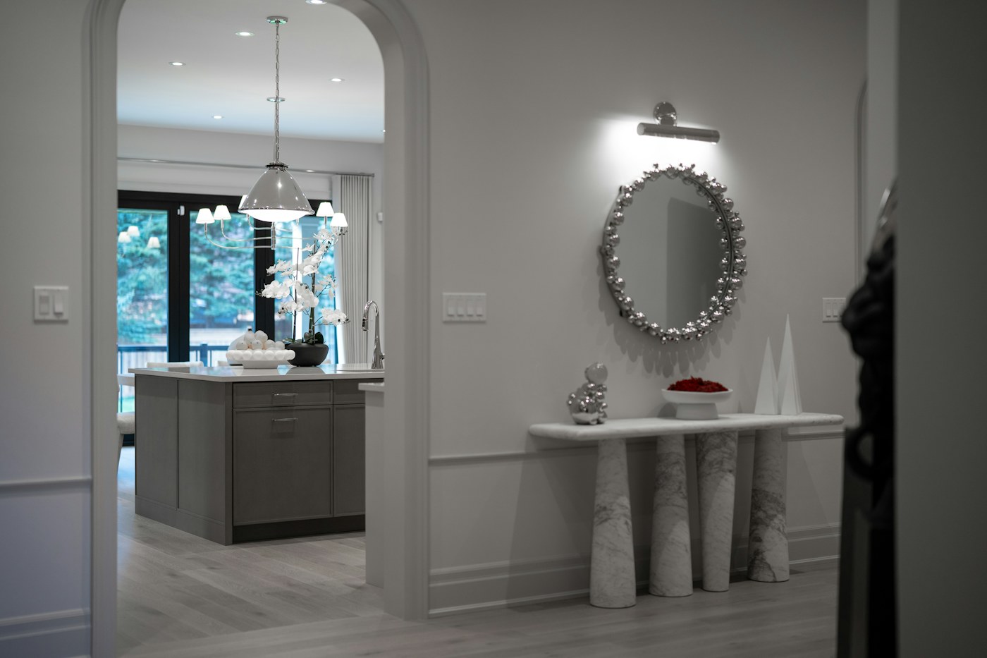 Luxury entryway with console table, mirror and marble surface for ROQVERA entryway console styling